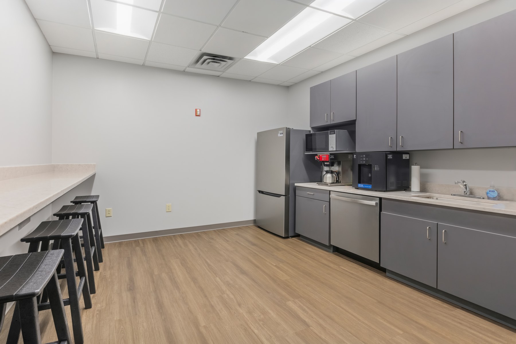 Kitchen and break room at Scenic Office Suites